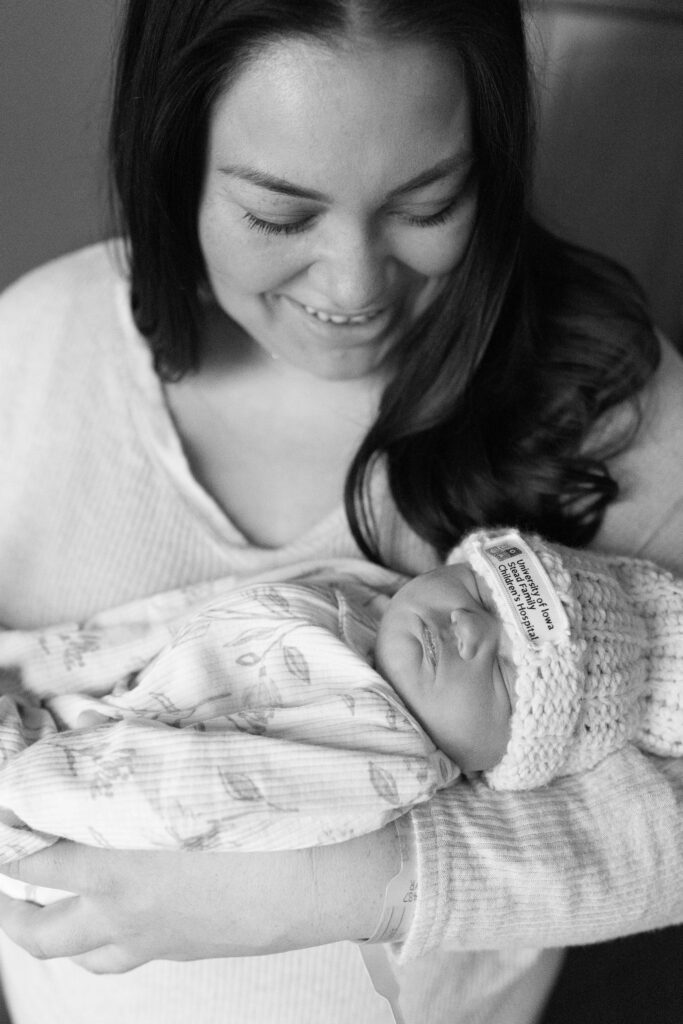 mom with baby fresh 48 hospital photos iowa city